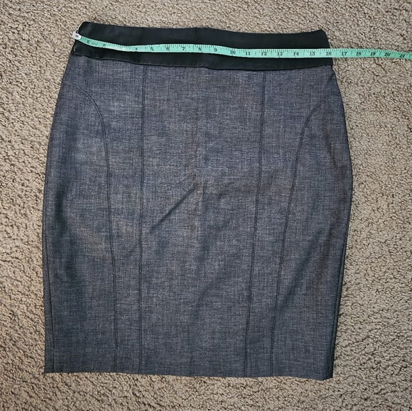 Express Grey Skirt Suit in SZ 10 - Picture 4 of 14
